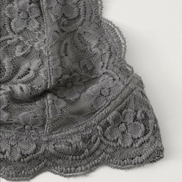 GRAY PLUNGING FLORAL LACE HALTER BRALETTE - Picture 5 of 7